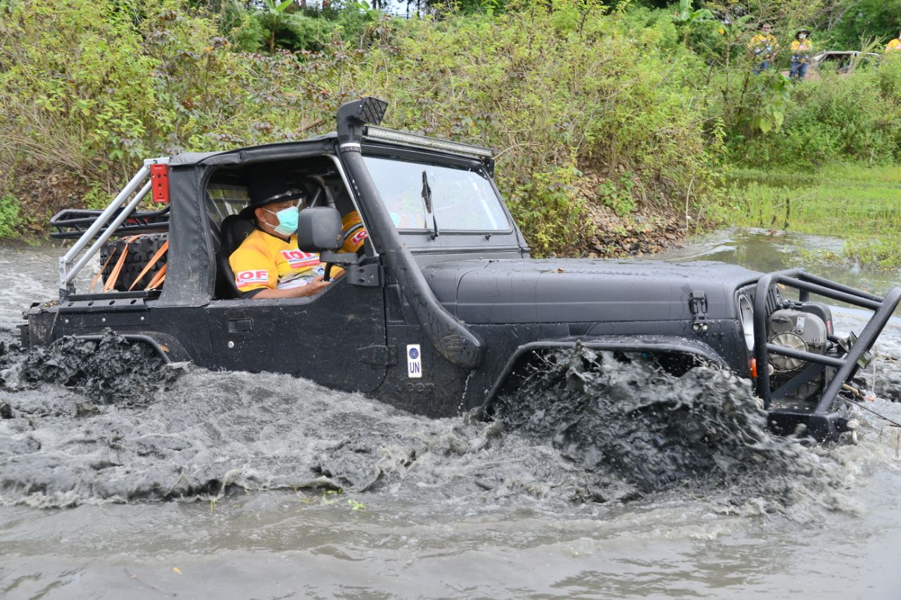  Menaikkan Imun ala Gubernur Rusli: Bermain Offroad