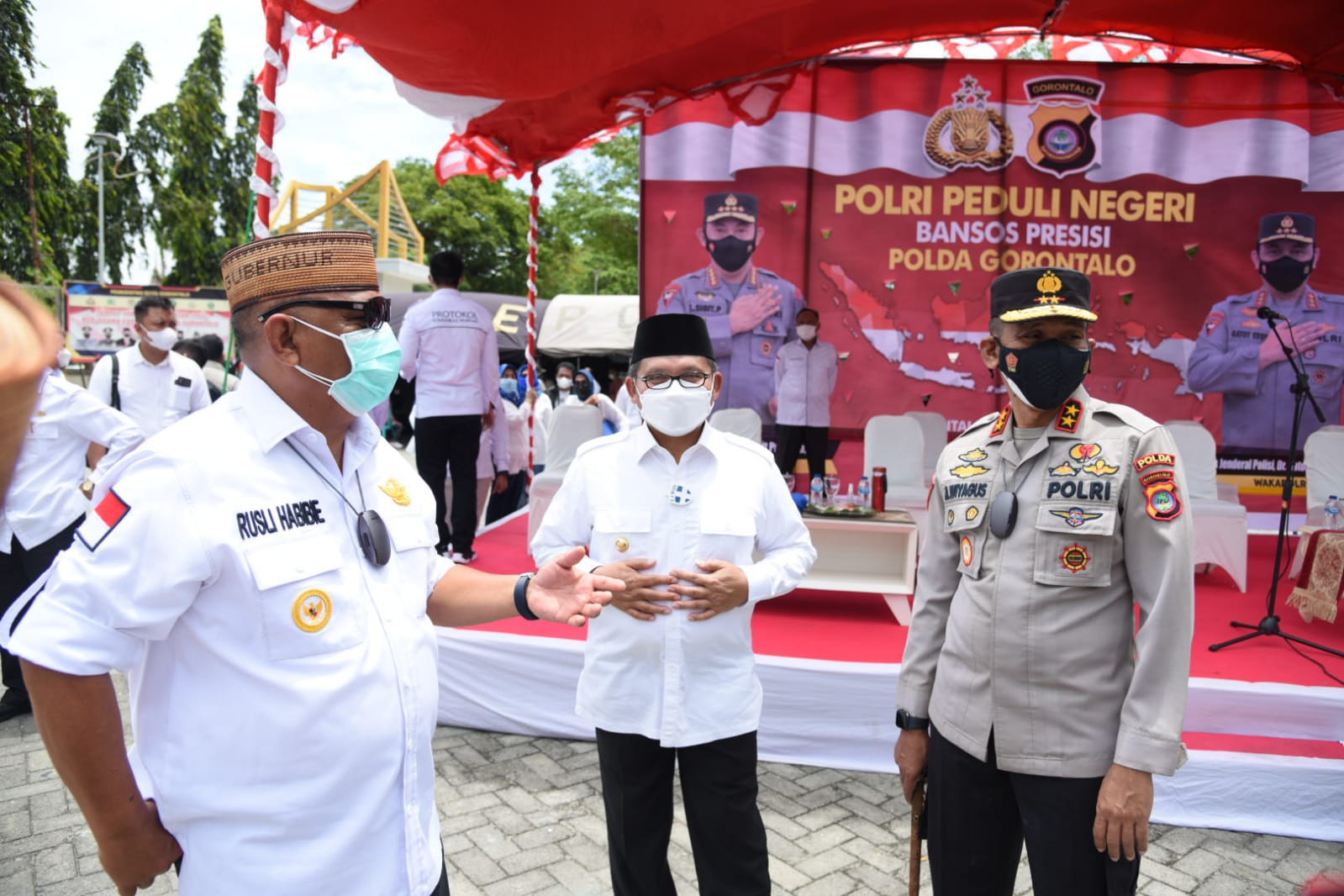  Gubernur dan Forkopimda Tinjau Gerai Vaksinasi di Lapangan Taruna Remaja