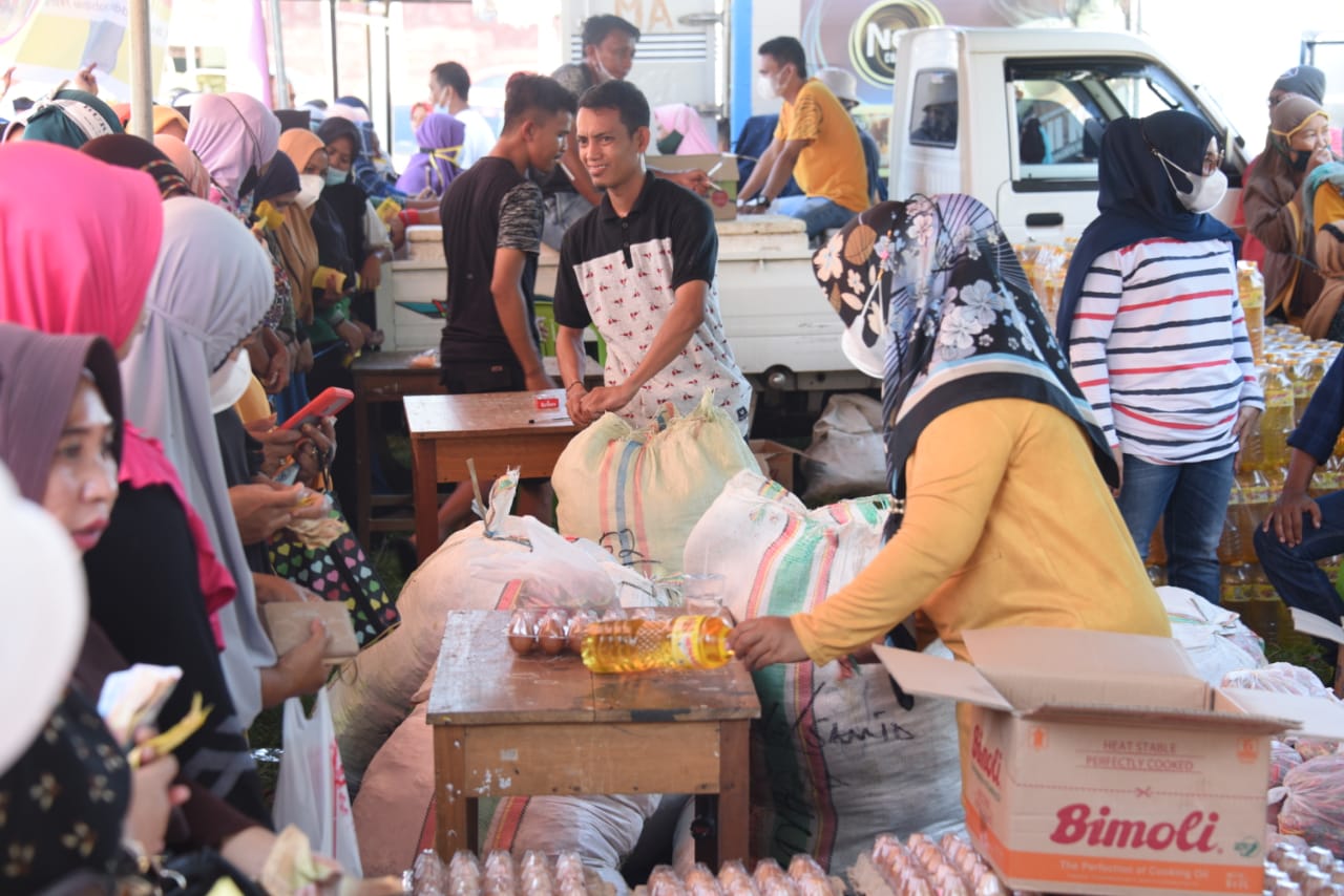  Warga Buntulia Nikmati Pasar Murah NKRI Peduli