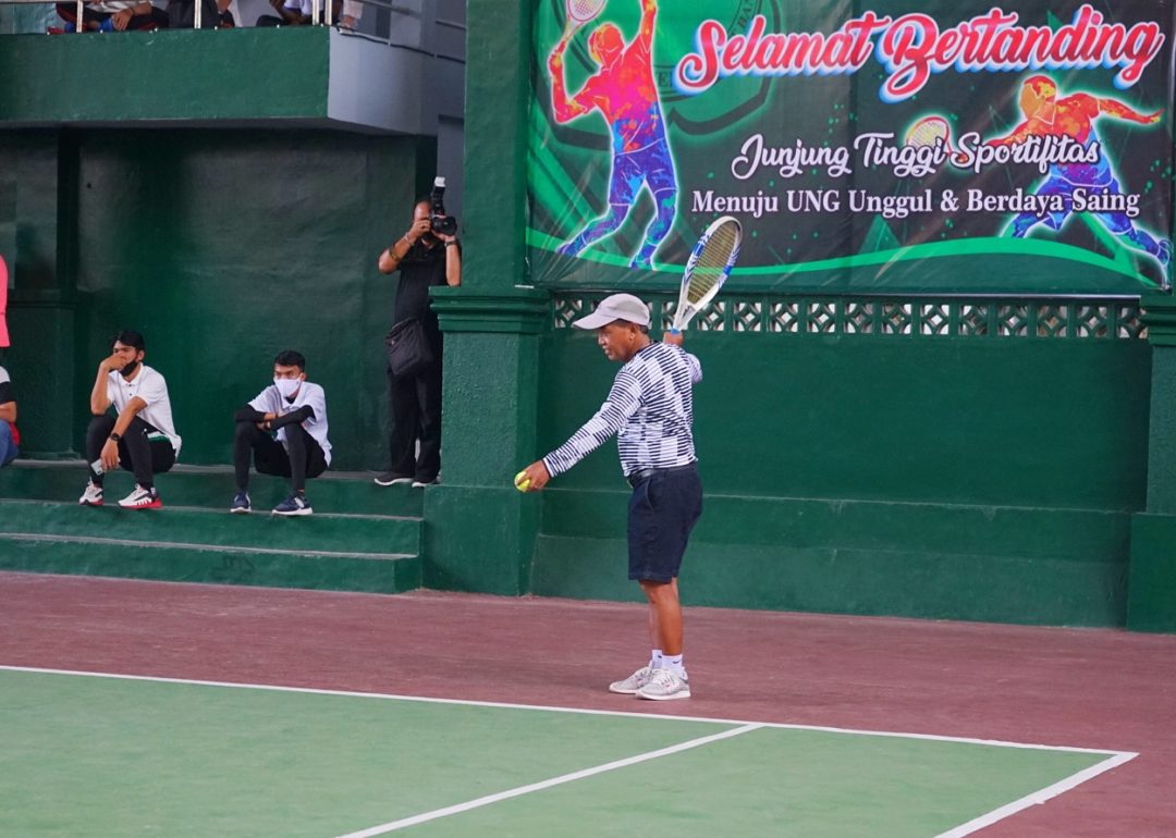  Sekda Darda Ingatkan Sportivitas di Kejuaraan Tenis Dumhil Open