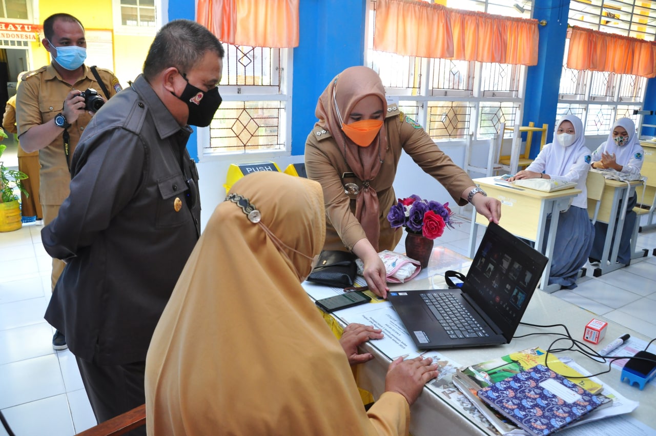  Wagub Pantau PTM Terbatas di SMAN 1 Kota Gorontalo