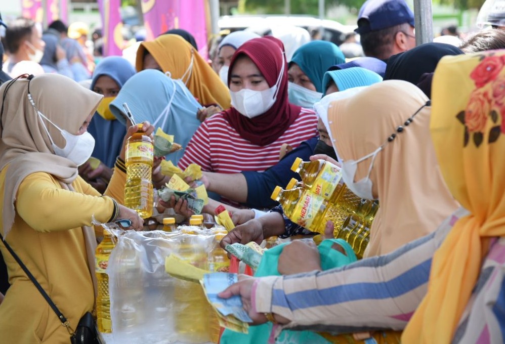  Pasar Murah Peringati Maulid Nabi di Limboto Diserbu Warga