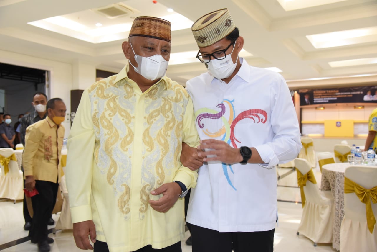  Sandiaga Uno Ingin “Laporkan” Gubernur Gorontalo ke Menko Perekonomian