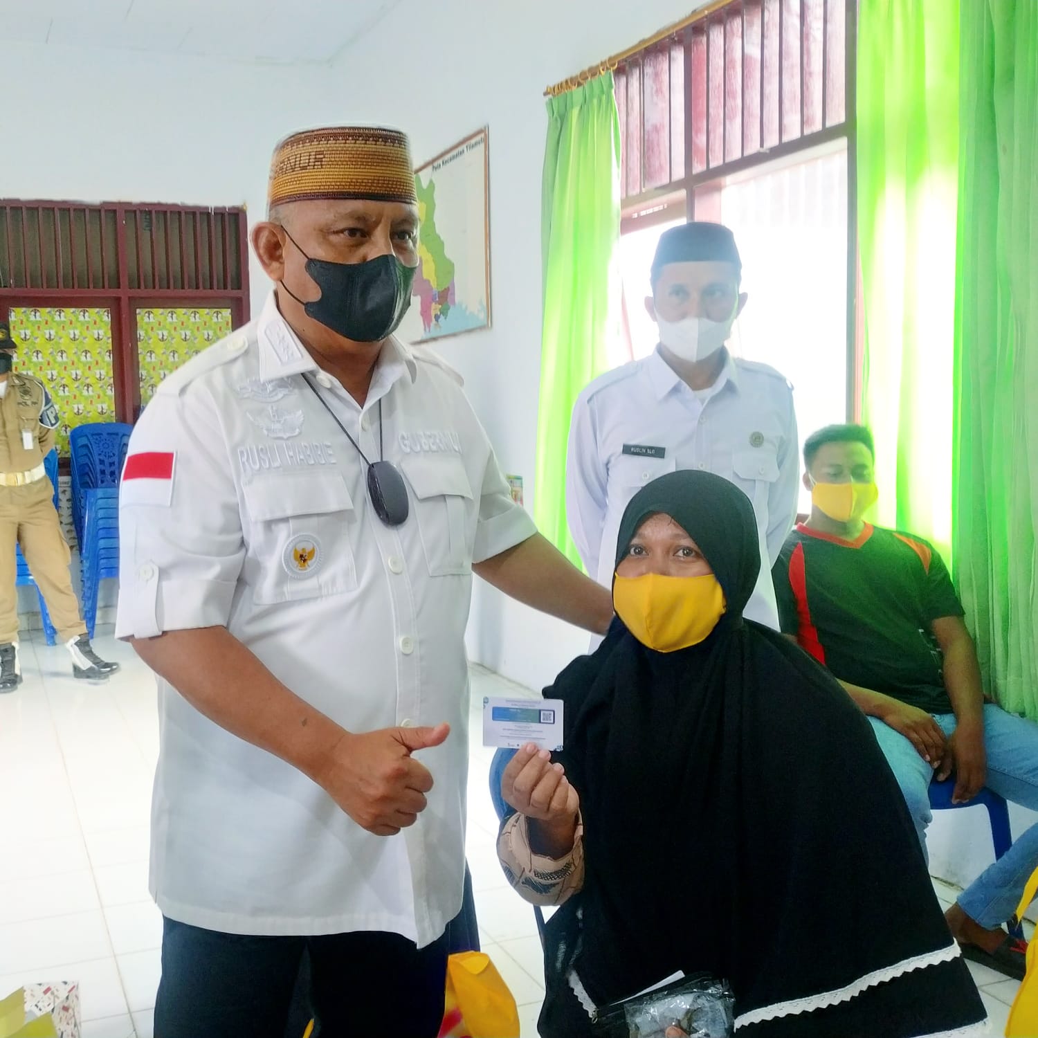  Gubernur Gorontalo Bangga Masyarakat Desa Taat Vaksinasi