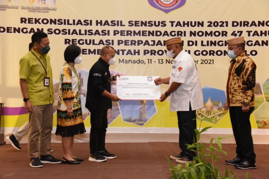  Bank SulutGo Serahkan Rp1,2 Miliyar Dana CSR ke Pemprov Gorontalo