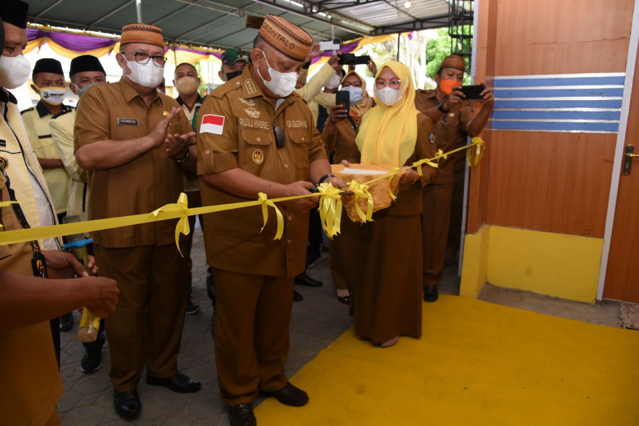  Gubernur Gorontalo Resmikan Sekretariat DPD APDESI