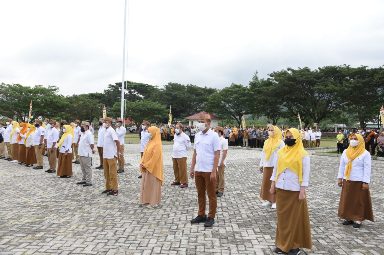  SK Honorer Jadi Kado Akhir Tahun Gubernur Rusli