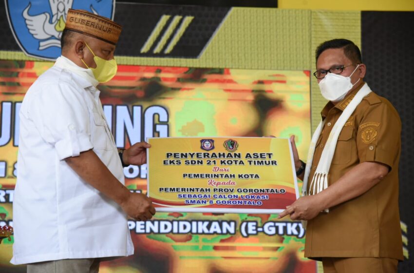  Gubernur Rusli Resmikan Pembentukan SMAN 8 Gorontalo dan Aplikasi e-GTK