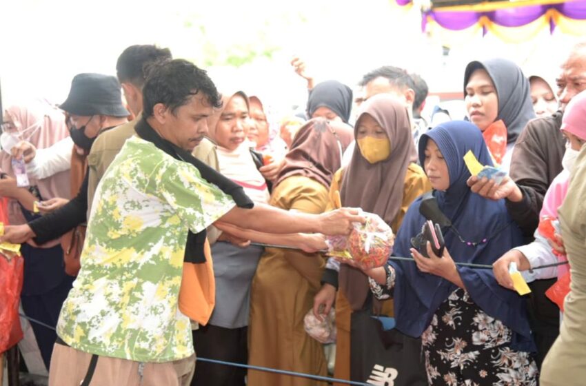  Warga Padati Pasar Murah Pemprov Gorontalo di Telaga