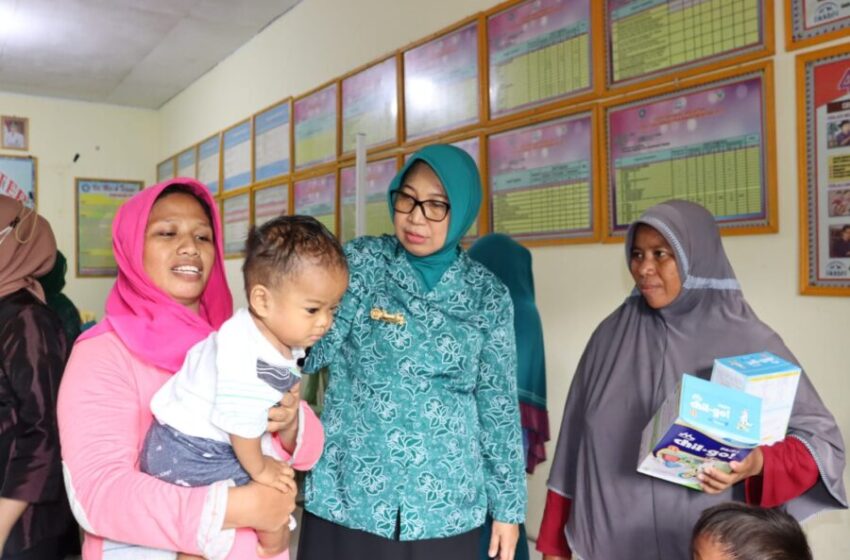  TP-PKK Provinsi Gorontalo Serahkan Bantuan Anak Resiko Stunting di Gorut