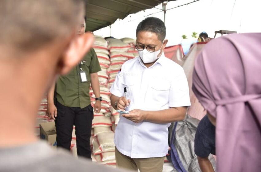  1.500 Masyarakat Telaga Jaya Nikmati Pasar Murah