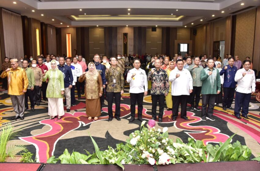  Penjagub Gorontalo Kukuhkan TPAKD Kabupaten dan Kota