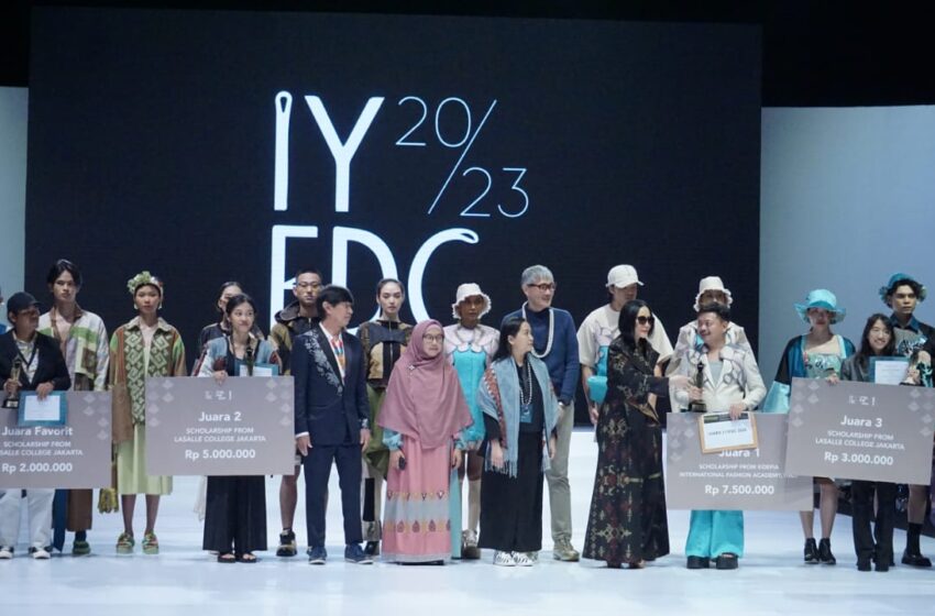  Desainer Muda Gorontalo Juara 1 Indonesia Young Fashion Designer Competition 2023