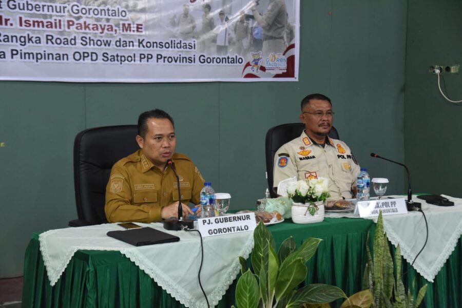  Hadapi Pemilu 2024, Penjagub Gorontalo Hadiahi Satpol PP Seragam Lengkap