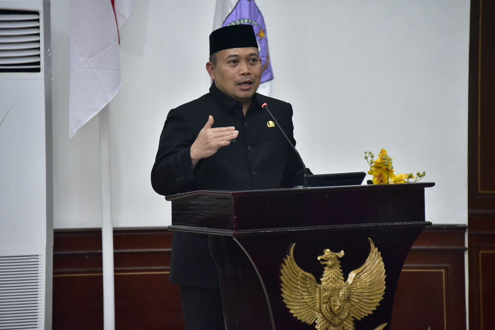  Tanggapan Penjagub Ismail Terhadap Catatan Fraksi di DPRD Gorontalo