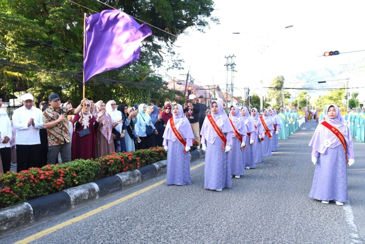  52 Regu Majelis Taklim Ikuti Lomba Gerak Jalan Syar’i