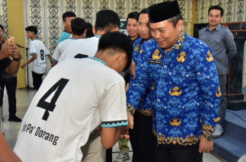  Penjagub Gorontalo Lepas Atlet Futsal Pra PON 2024 ke Sulawesi Tengah