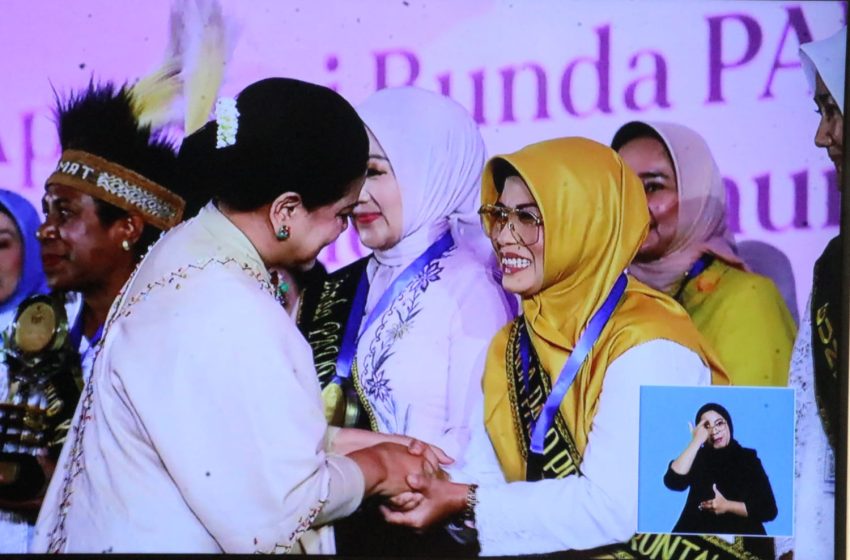  Fima Agustina Dianugerahi Bunda PAUD Terbaik Tingkat Nasional    