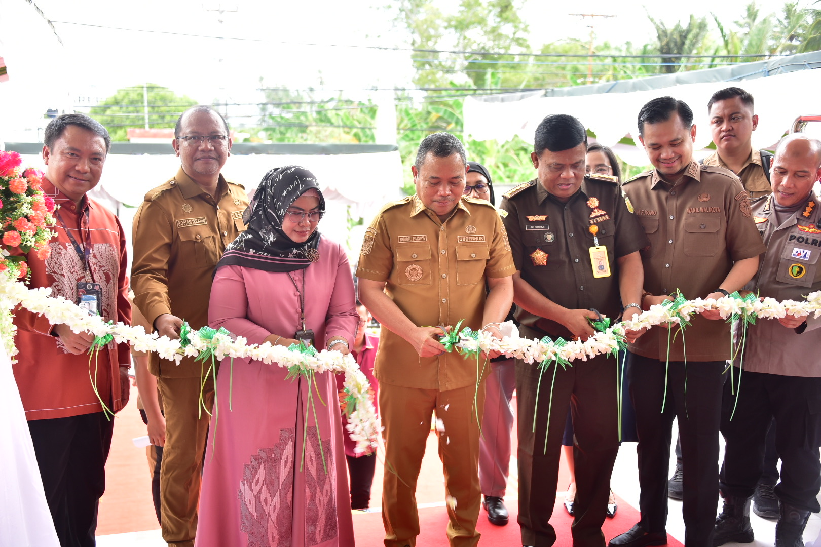  Penjagub Gorontalo Resmikan Kantor Baru BPJS Ketenagakerjaan