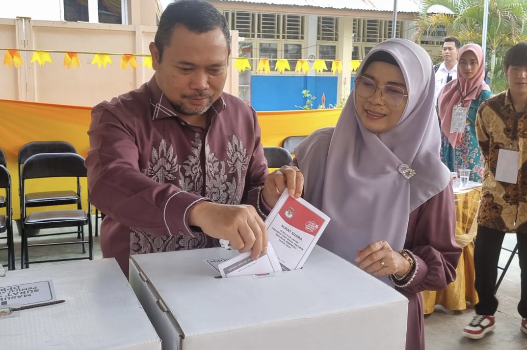  Pemilu 2024 Berlangsung, Penjagub Ismail Gunakan Hak Pilih di Gorontalo