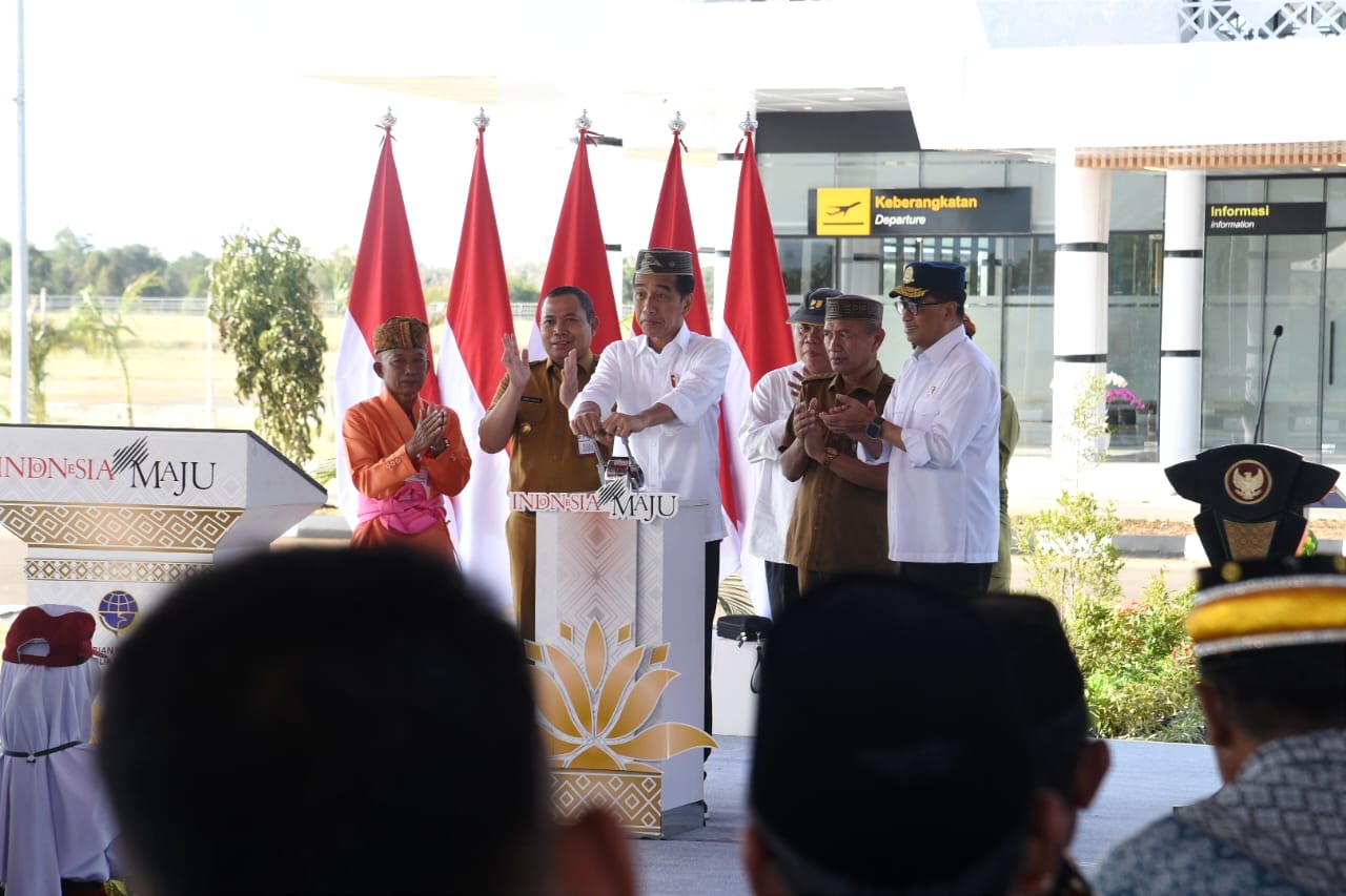  Presiden Jokowi Resmikan Bandara Panua Pohuwato
