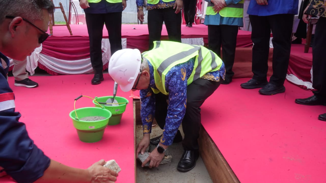  Pj. Gubernur Rudy Letakkan Batu Pertama UPT BKN Gorontalo 