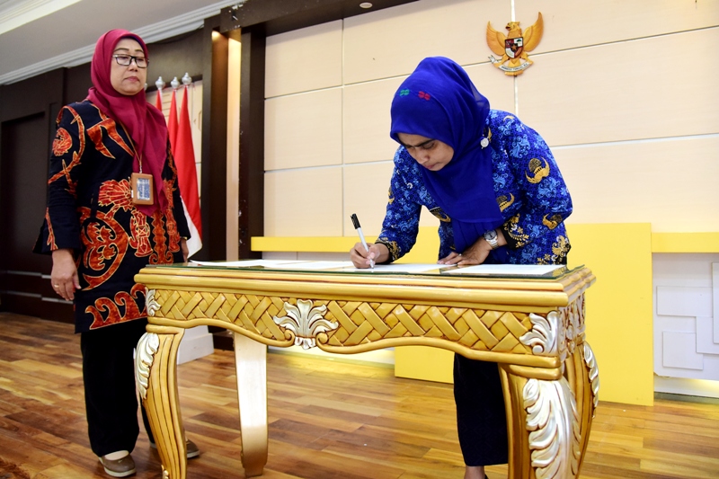  Pemda se-Gorontalo Menandatangani Komitmen Pelaksanaan SP4N-LAPOR!
