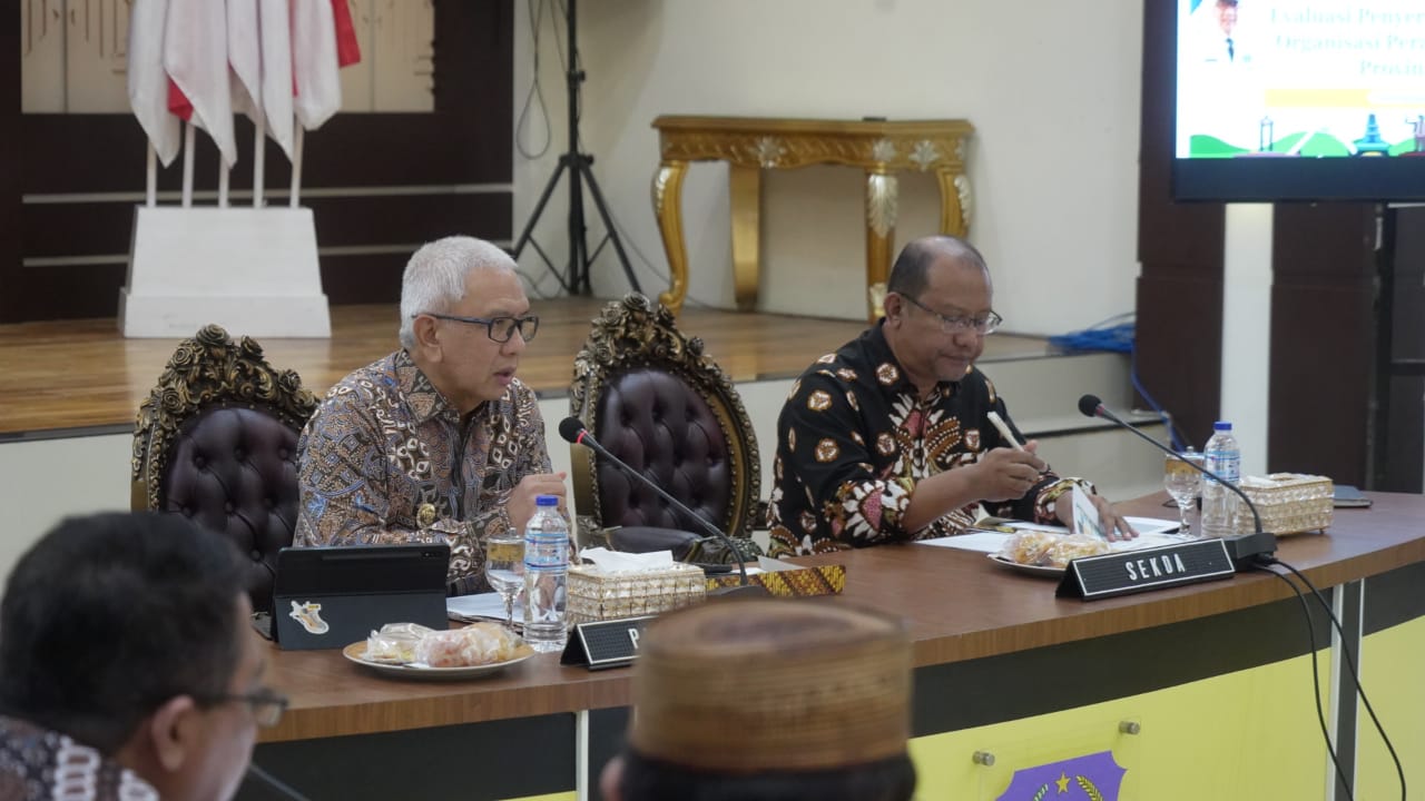  Pj. Gubernur Atensi Percepatan Penyerapan Anggaran Tiga OPD Gorontalo    