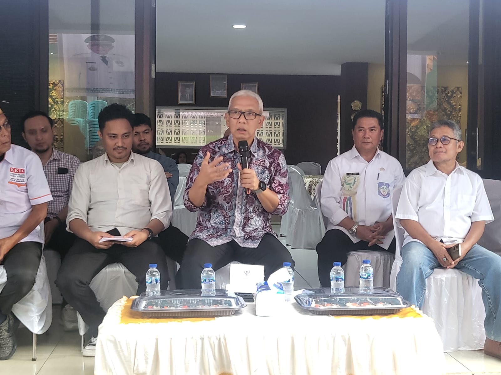 Temui Mahasiswa Gorontalo di Manado, Pj Gubernur Beri Motivasi    