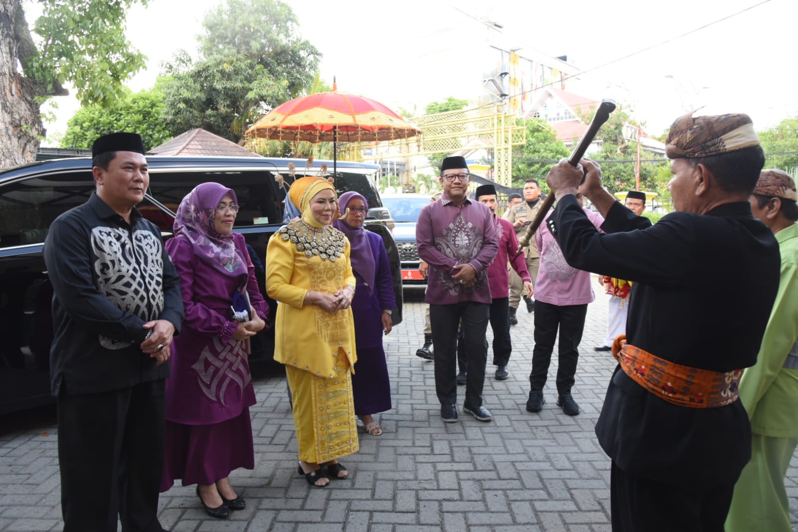  Wagub Idah Syahidah Jalani Adat Mopotilolo di Kota Gorontalo   