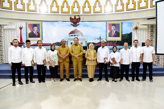  Governor Gusnar Appointed Special Staffs to Assist Gov’t