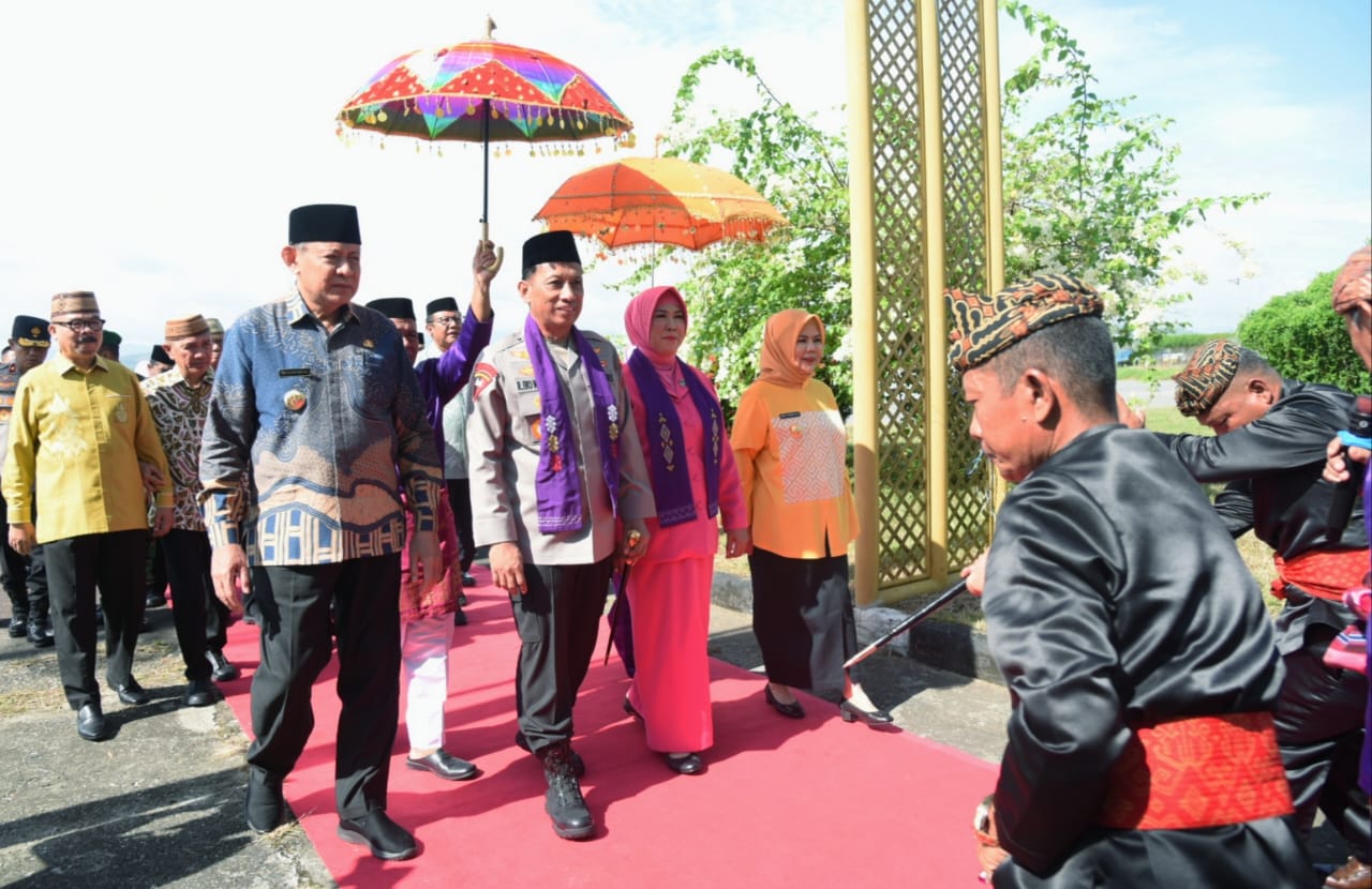  Welcoming New Police Chief by Gorontalo Traditional Ceremony