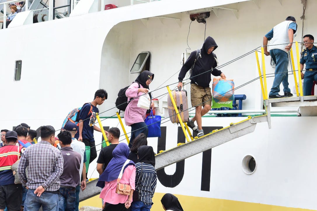  Ratusan Pemudik di Gorontalo Gunakan Sabuk Nusantara 76