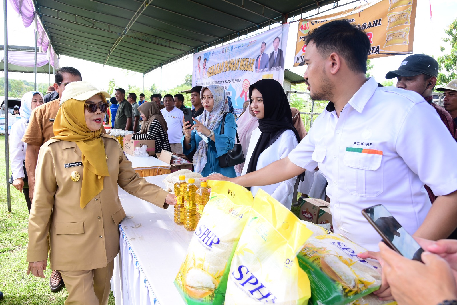  Wagub Idah Pantau Pelaksanaan Gerakan Pangan Murah Jelang Idulfitri 