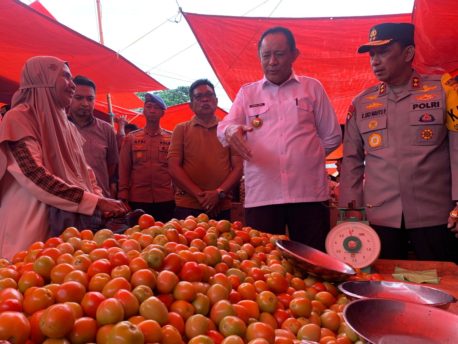  Gubernur Gorontalo Pastikan Kebutuhan Bahan Pokok Aman Jelang Idulfitri