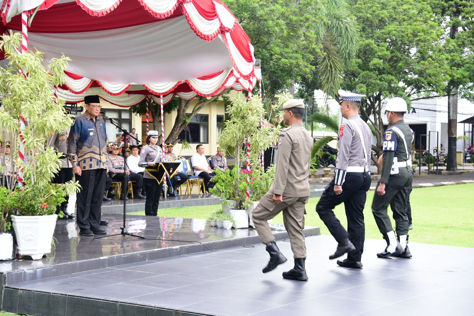  Apel Gelar Pasukan Ketupat Otanaha Dipimpin Gubernur Gusnar