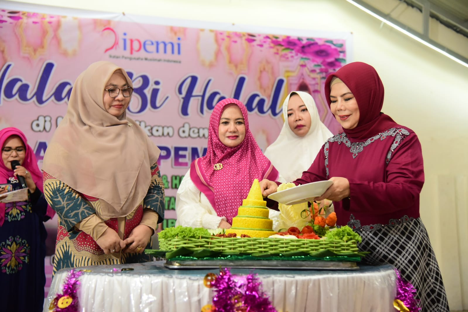 Wagub Gorontalo Ajak Perempuan Terus Berkarya dalam Halalbihalal IPEMI   