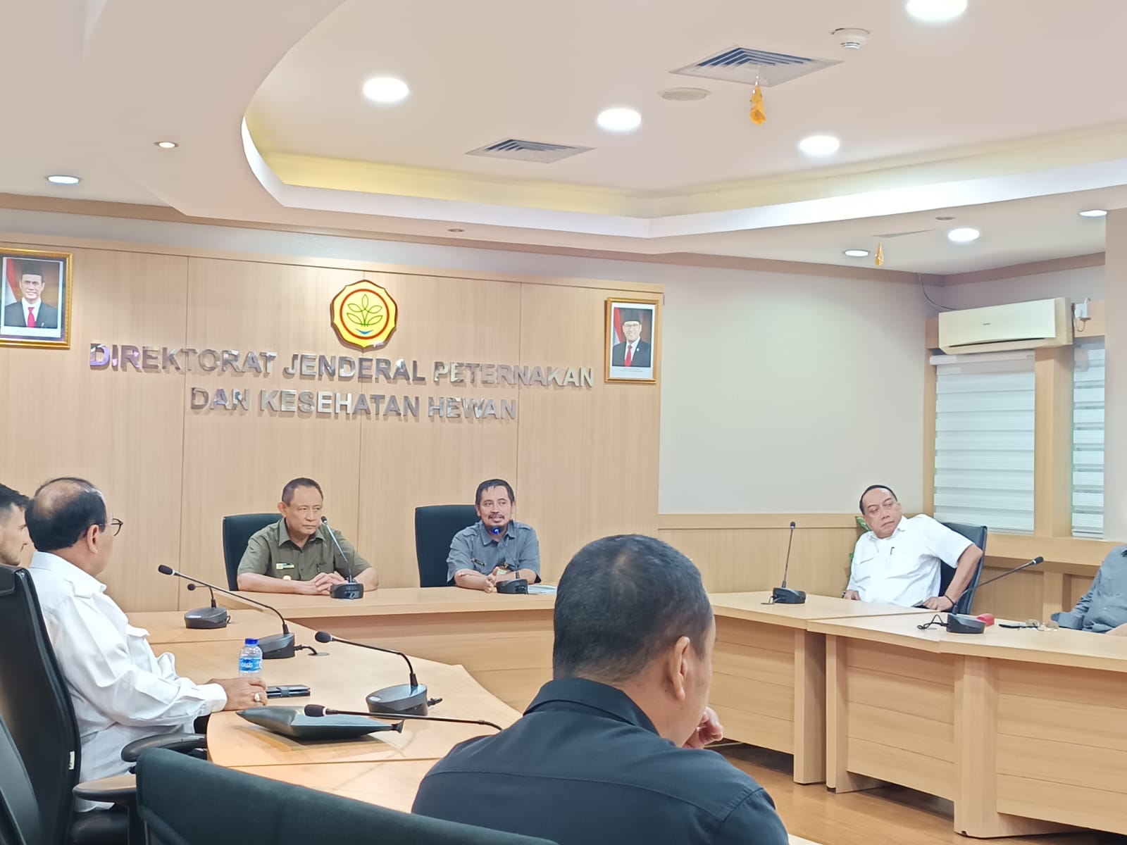  Di Kementerian, Gubernur Gorontalo Paparkan Rencana Besar Peternakan Sapi   