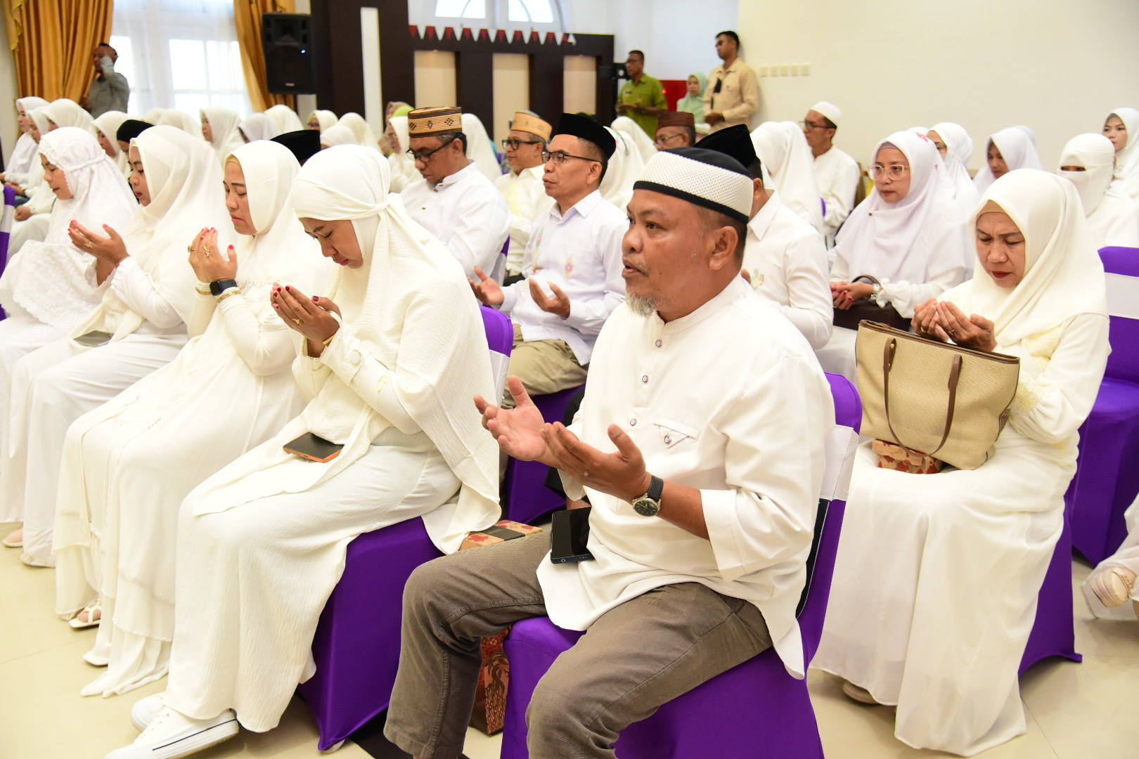Gubernur Lepas 50 CJH Anggota KORPRI Pemprov Gorontalo
