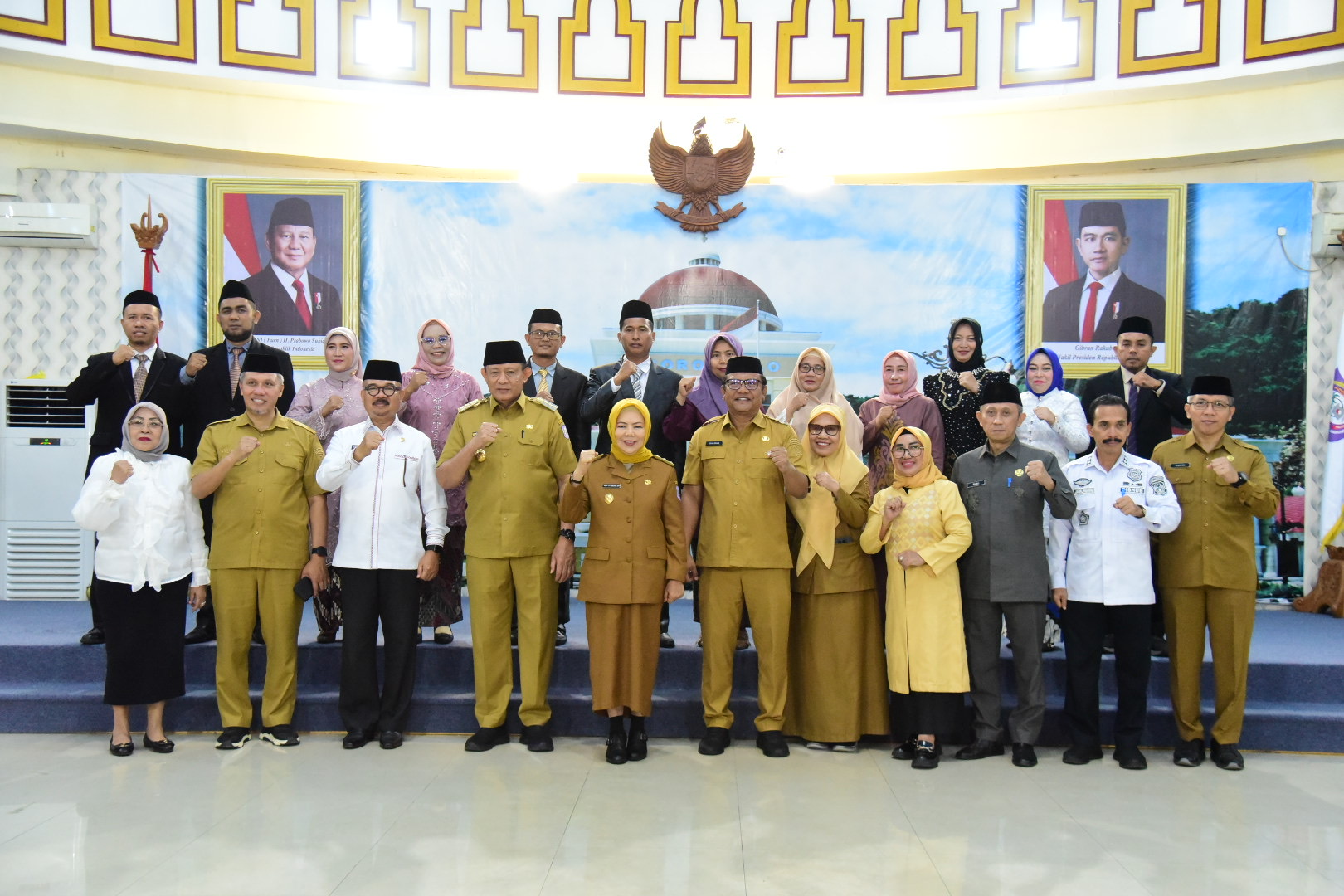 Lantik Kepsek SMA/SMK, Gusnar Tekankan Tanggung Jawab