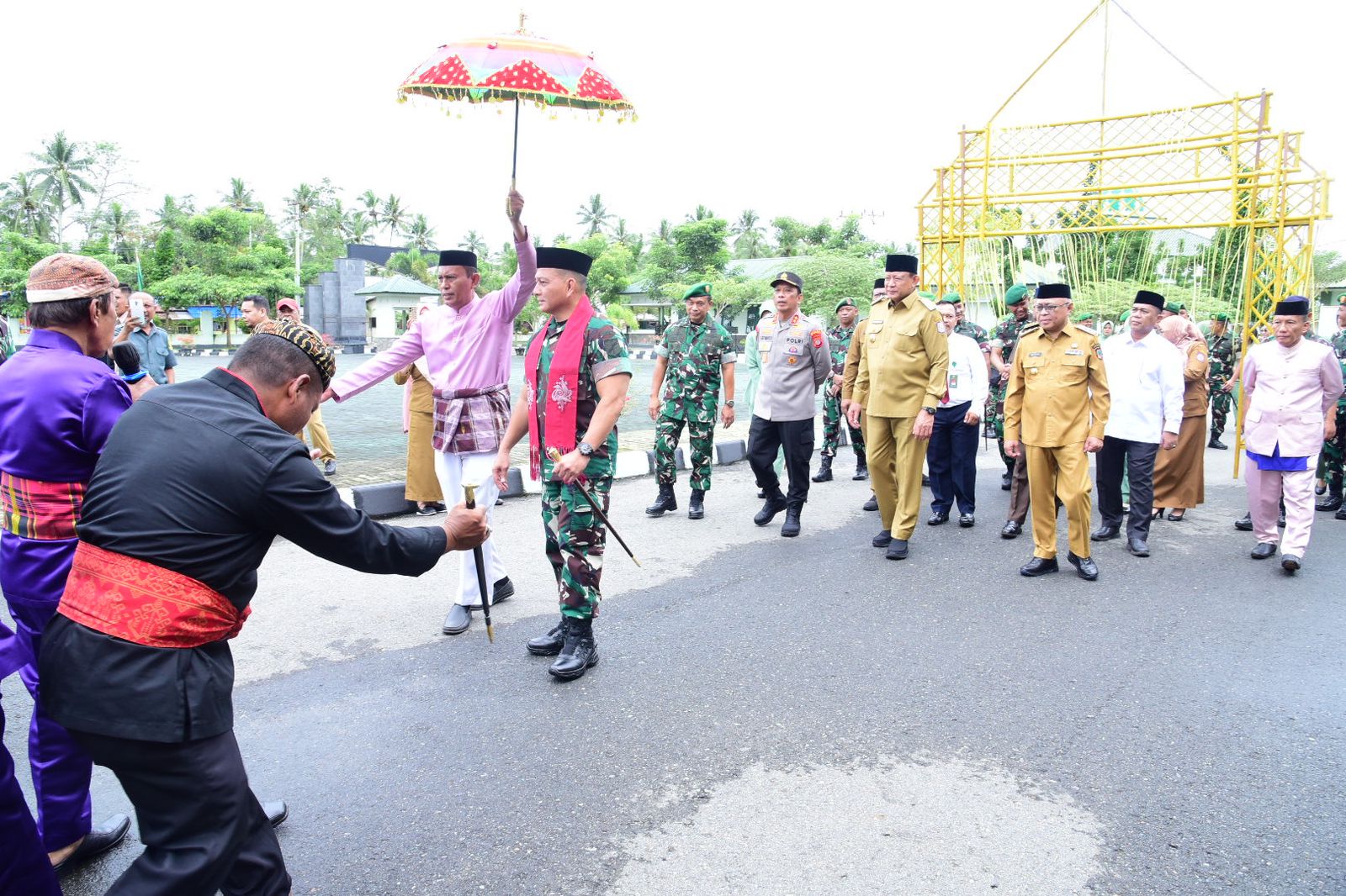 Gubernur Gorontalo hadiri Prosesi Mopotilolo Danrem 133/NWB