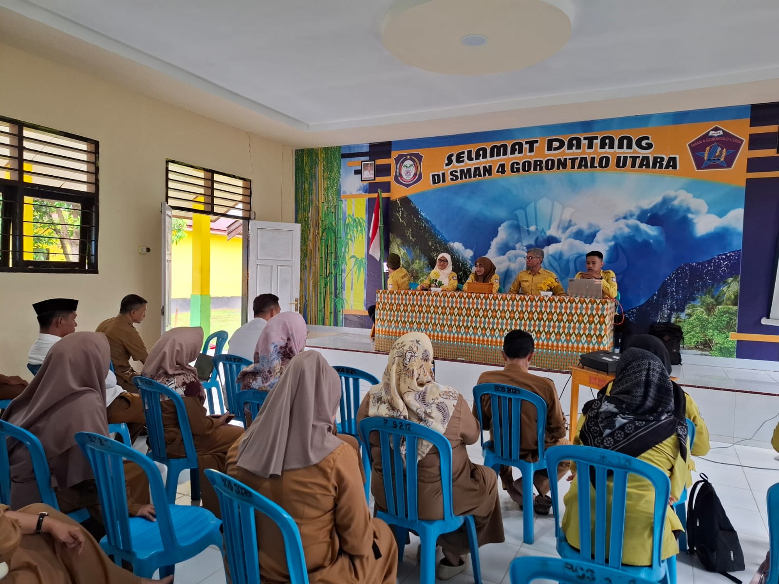 Diskominfotik Laksanakan Sosialisasi TTE di SMAN 4 Gorut