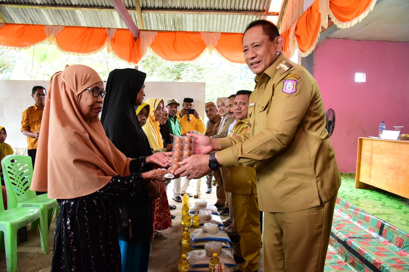 Gubernur Gusnar Salurkan BLP3G untuk Warga Gorontalo Utara