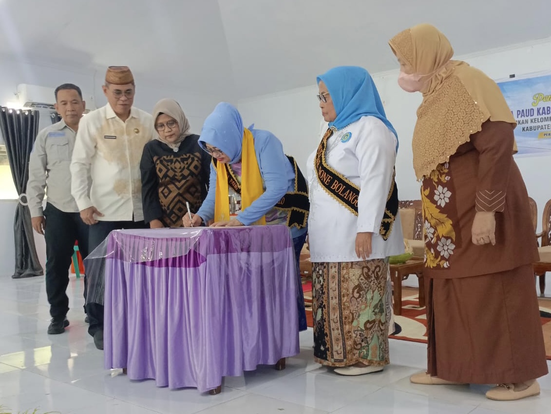  Nani Ismail Kukuhkan Bunda Paud Bone Bolango