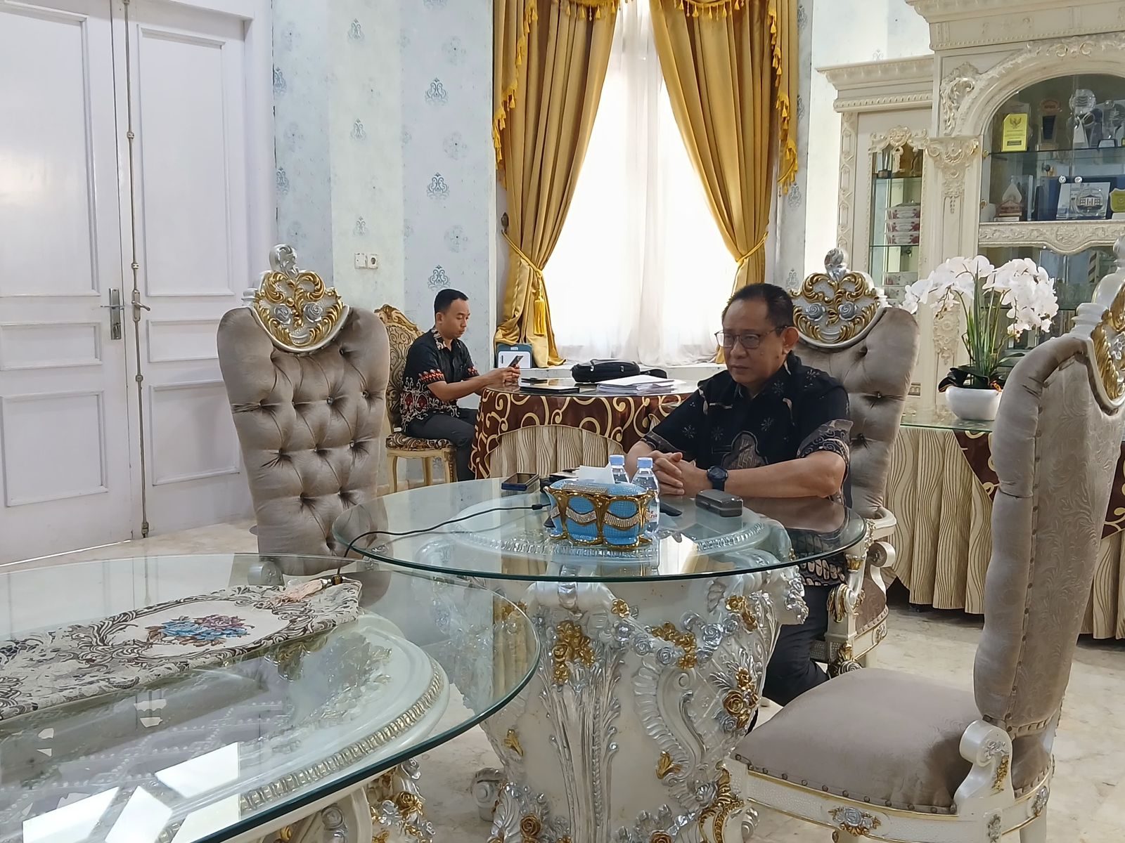  Gubernur Gusnar Beri Arahan Persiapan Karawo Festival 2025