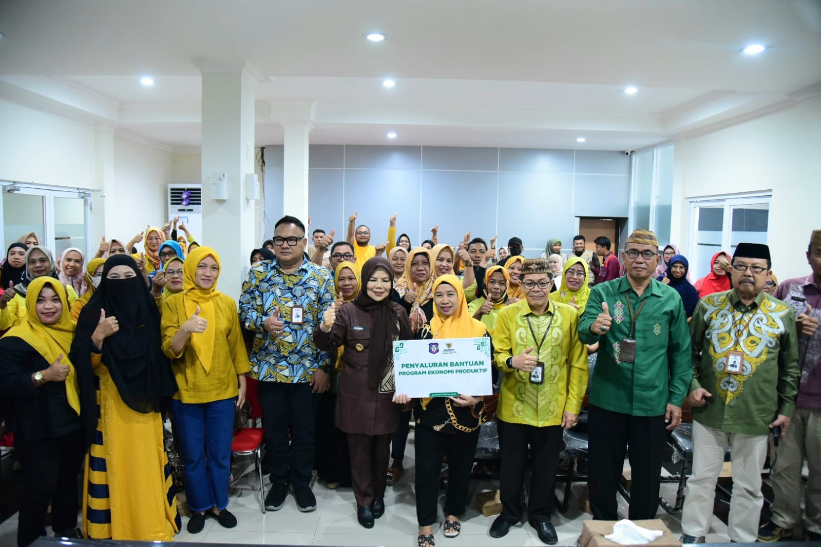 Pemprov dan Baznas Gorontalo Serahkan Bantuan Pelaku Ekonomi Produktif