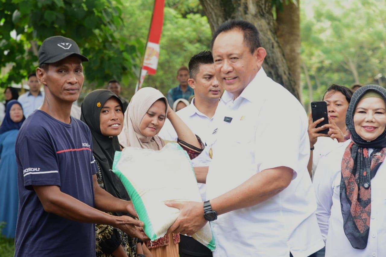  385 KPM di Tilamuta Terima Bantuan Beras CPP Daerah