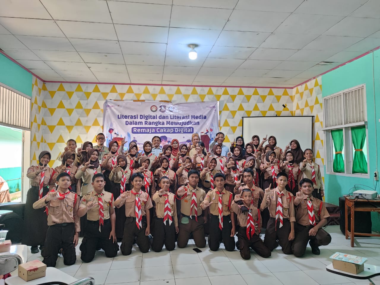 SMP 1 Marisa Bentuk Tim Siber Remaja Cakap Digital