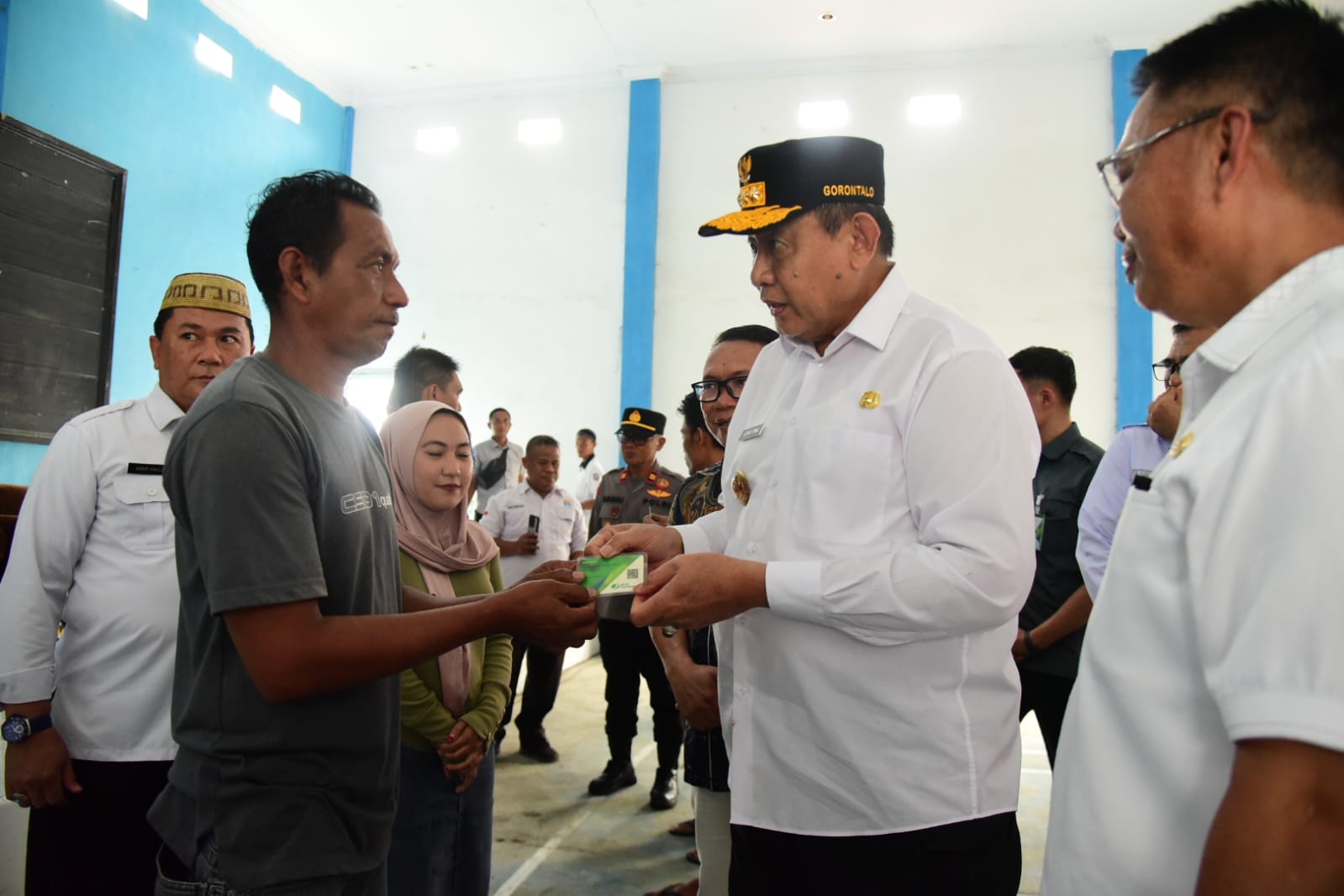  Kunker ke Bone Pesisir, Gubernur Gusnar Tunaikan Janji Kampanye   