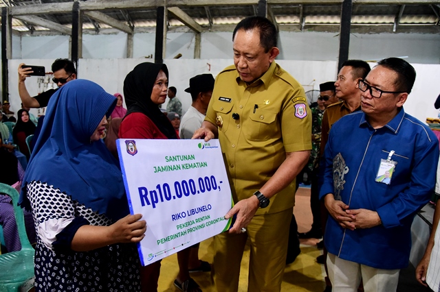  321 Pekerja Rentan di Asparaga Terima Kartu BPJS Ketenagakerjaan